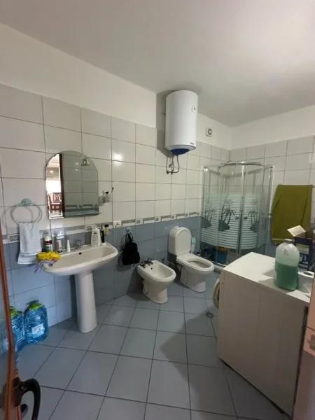 Durres, shitet apartament 3+1+Aneks+Ballkon Kati 8, 117 m² 110.000 € (Ish Keneta, Lagjia 17)