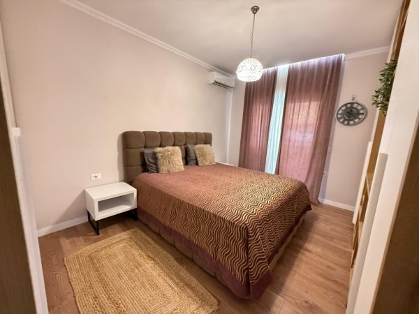 Tirane, jepet me qera apartament 2+1 Kati 3, 700 € 