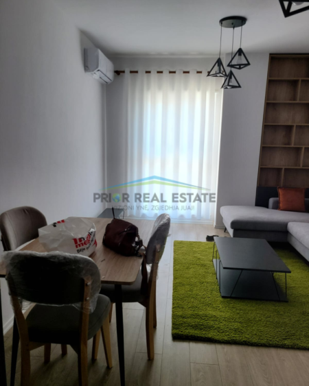 Tirane, jepet me qera apartament 1+1+Ballkon Kati 7, 60 m² 40.000 ALL