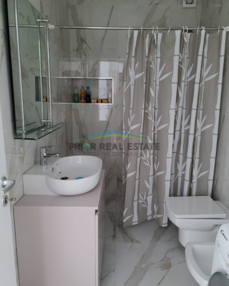 Tirane, jepet me qera apartament 1+1+Ballkon Kati 7, 60 m² 40.000 ALL