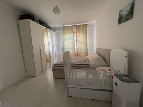 Tirane, jepet me qera apartament 2+1 Kati 2, 102 m² 650 € 