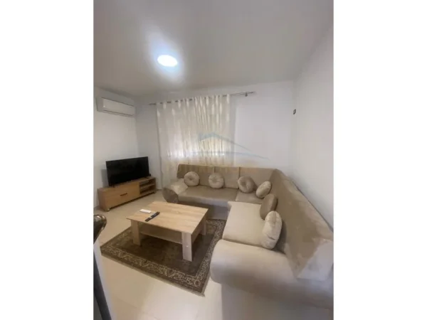 Tirane, jepet me qera apartament 1+1 Kati 2, 60 m² 600 € 