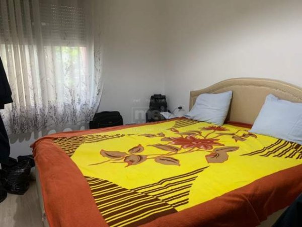 Tirane, jepet me qera apartament 1+1 Kati 2, 68 m² 350 Euro (Brryli)