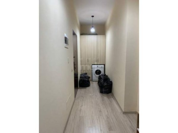 Tirane, jepet me qera apartament 1+1 Kati 2, 68 m² 350 Euro (Brryli)