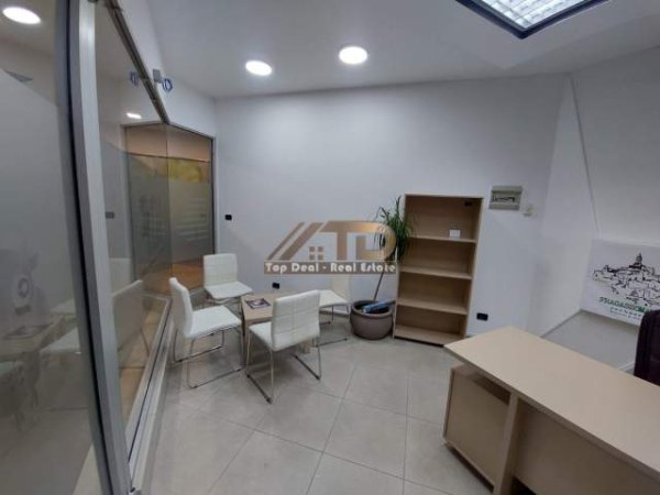 Tirane, shitet zyre Kati 2, 30 m² 110.000 Euro (Bulevardi Dëshmoret e Kombit.)