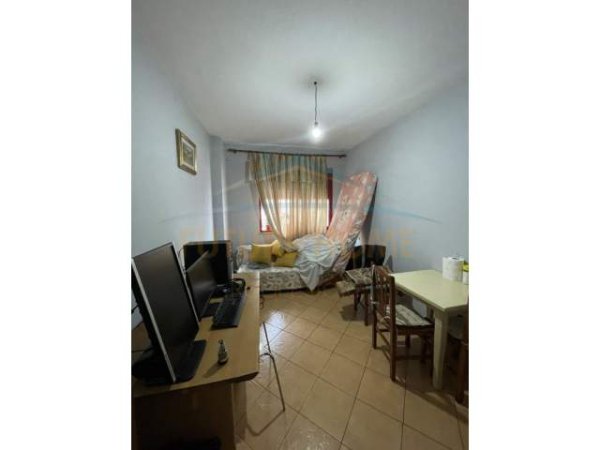 Tirane, shes apartament 2+1+BLK Kati 2, 107 m² 90.000 Euro (Kthesa e Kamzes)