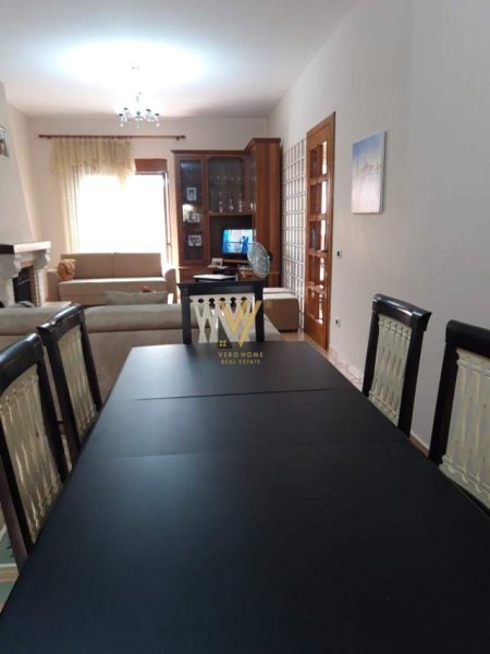 Tirane, shitet Vile 4+1+A+BLK Kati 0, 525 m² 1.200.000 Euro (liqeni thate)