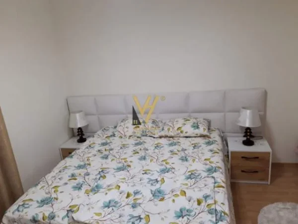 Tirane, shitet Vile 4+1+A+BLK Kati 0, 525 m² 1.200.000 Euro (liqeni thate)