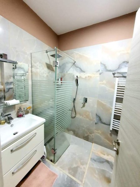 Tirane, jepet me qera apartament 1+1+BLK Kati 3, 60 m² 550 Euro (rruga rrapo hekali)