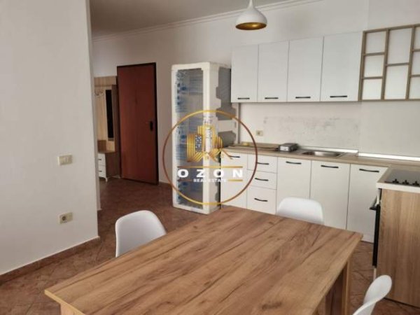 Tirane, jepet me qera apartament 2+1 Kati 5, 91 m² 43.000 Leke