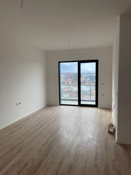 Tirane, jepet me qera zyre Kati 5, 95 m² 500 Euro (Rruga Ndre Mjeda Tiranë,Shqipëria)