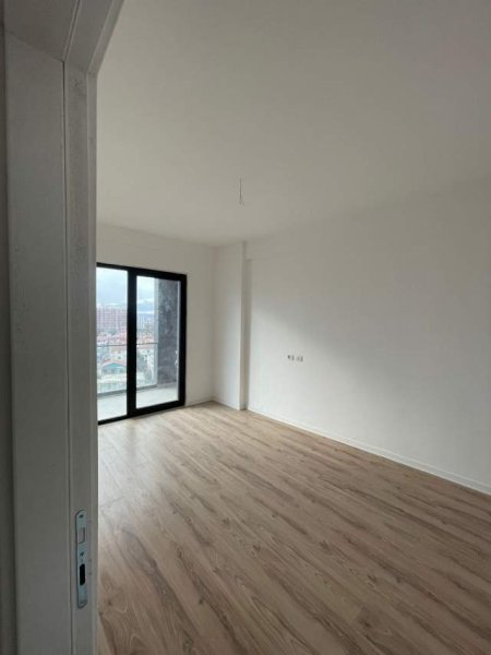 Tirane, jepet me qera zyre Kati 5, 95 m² 500 Euro (Rruga Ndre Mjeda Tiranë,Shqipëria)