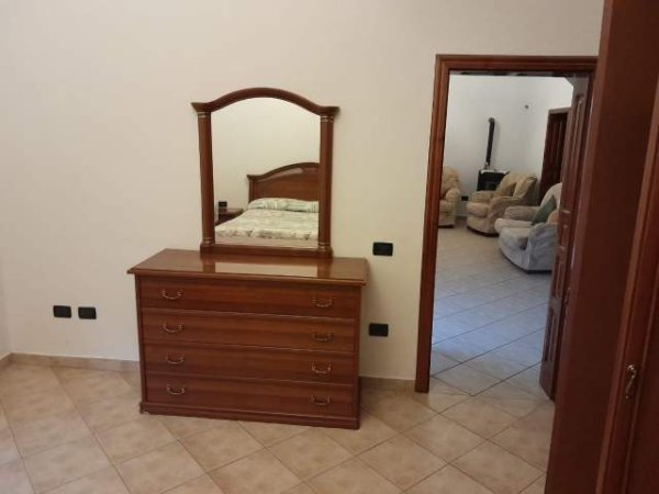 Tirane, jepet me qera Vile 2+1+BLK Kati 2, 100 m² 35.000 Leke (prane Big Market)