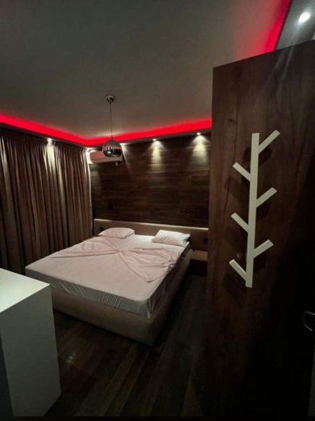 Tirane, jepet me qera apartament 2+1 Kati 3, 85 m² 600 Euro (Kryqezimi i Burgut)