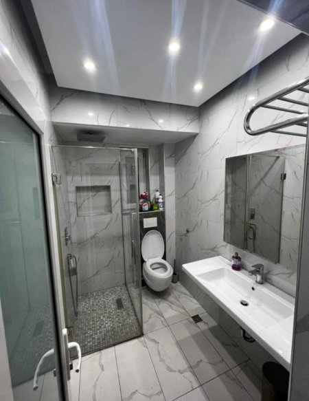Tirane, jepet me qera apartament 2+1 Kati 3, 85 m² 600 Euro (Kryqezimi i Burgut)