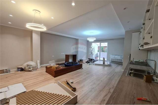Tirane, shitet apartament 2+1 Kati 1, 109 m² 200.000 Euro (Bilal Sina)