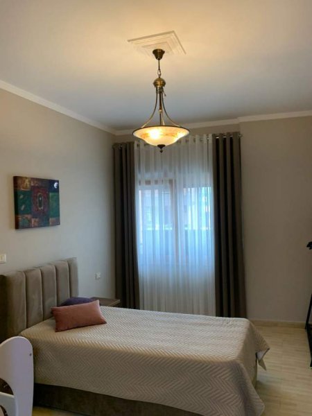 Tirane, jepet me qera apartament 3+1+BLK Kati 9, 138 m² 1.200 Euro (Rruga e Barrikadave)