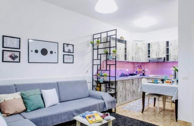 Tirane, shes apartament 1+1 60 m² 110.000 Euro (Ura e Tabakeve)