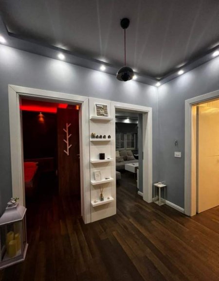 Tirane, jepet me qera apartament 2+1 Kati 3, 85 m² 600 Euro (Kryqezimi i Burgut)