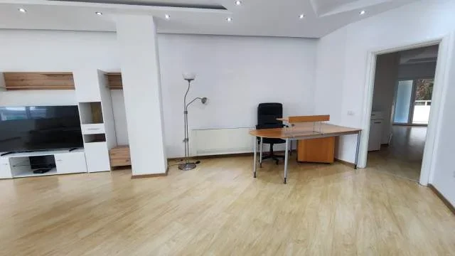 Tirane, jepet me qera apartament 3+1+BLK Kati 2, 1.000 Euro (Qyteti Studenti)