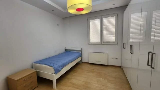 Tirane, jepet me qera apartament 3+1+BLK Kati 2, 1.000 Euro (Qyteti Studenti)