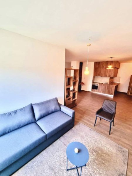 Tirane, shitet apartament 2+1 72 m² 134.000 Euro (Xhamllik,buze rruge te Rosman Lala)