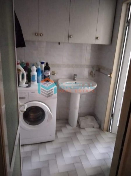 Tirane, jepet me qera apartament 2+1+BLK Kati 4, 87 m² 35.000 Leke (Xhanfize keko)