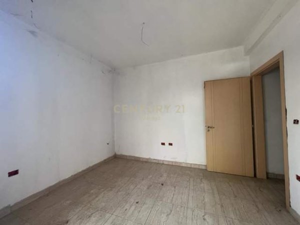 Tirane, shitet apartament 2+1+BLK Kati 2, 102 m² 122.000 Euro (Liqeni i Thate Tirana, Albania)