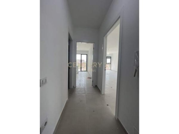 Tirane, jepet me qera apartament 2+1+BLK Kati 3, 90 m² 450 Euro (Zirkon, Tirane)