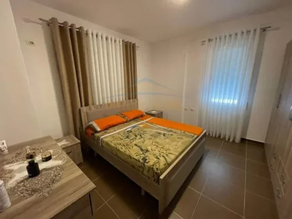Tirane, jepet me qera apartament 2+1+Parkim Kati 2, 100 m² 600 Euro (Liqeni i Thate)