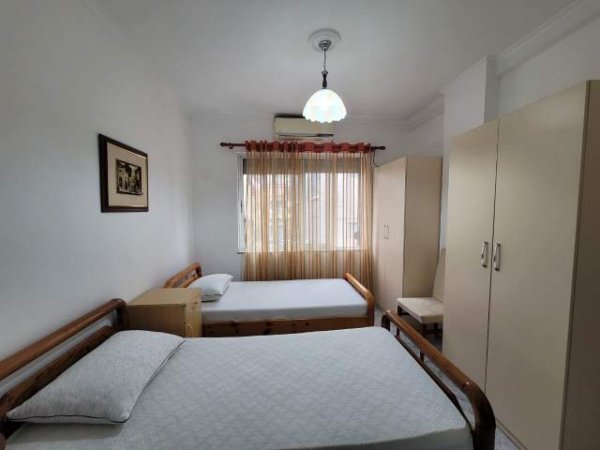 Tirane, jepet me qera apartament 1+1 Kati 2, 40 m² 350 Euro