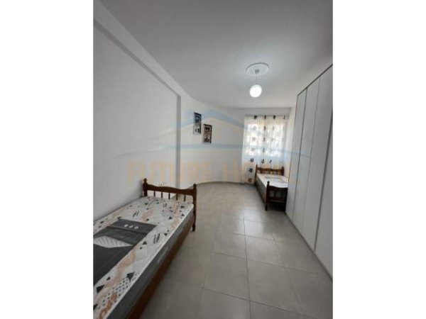 Tirane, jepet me qera apartament 2+1 Kati 5, 102 m² 400 Euro (Yzberisht)