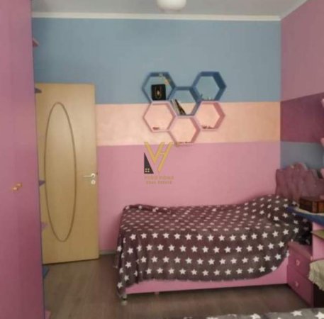 Tirane, shitet Vile 3+1+A+BLK Kati 0, 410 m² 165.000 Euro (VAQARR)