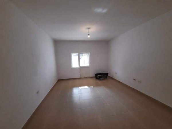 Tirane, jepet me qera shtepi 1+1+A+BLK Kati 1, 85 m² 240 Euro (Rruga Don Bosko)