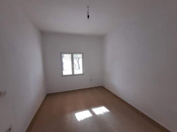 Tirane, jepet me qera shtepi 1+1+A+BLK Kati 1, 85 m² 240 Euro (Rruga Don Bosko)