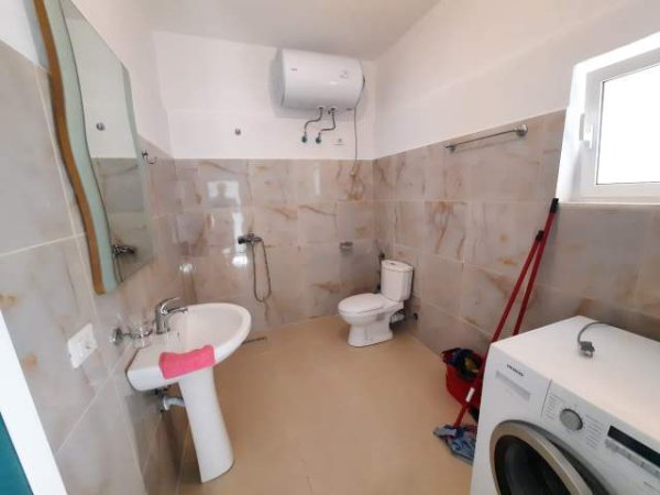 Tirane, jepet me qera shtepi 1+1+A+BLK Kati 1, 85 m² 240 Euro (Rruga Don Bosko)