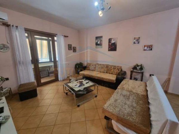 Tirane, shitet apartament 2+1 Kati 5, 120 m² 120.000 Euro (Laprake)