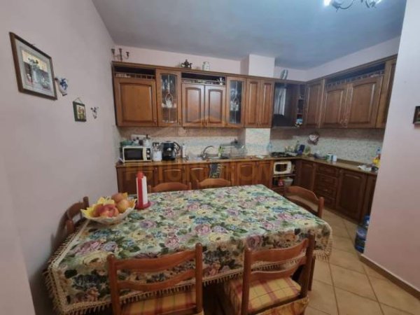 Tirane, shitet apartament 2+1+BLK Kati 5, 120 m² 120.000 Euro (Laprake)