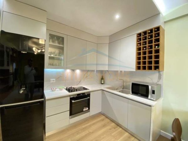 Tirane, shes apartament 2+1+BLK Kati 4, 102 m² 160.000 Euro (Unaza e Re)