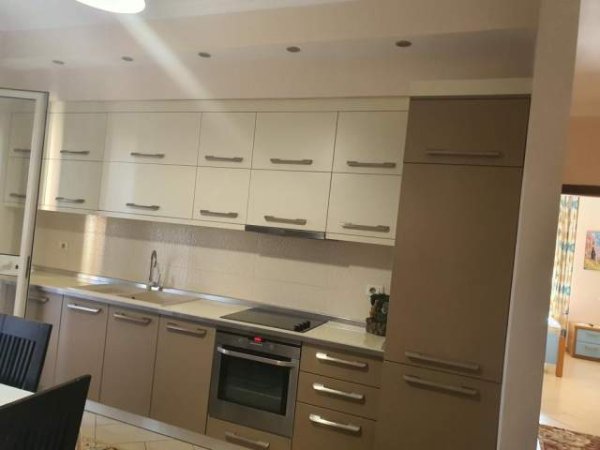 Tirane, jap me qera apartament 2+1 Kati 4, 100 m² 500 Euro