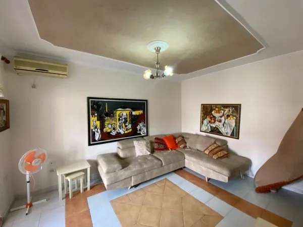 Tirane, jepet me qera apartament 1+1 Kati 3, 500 €