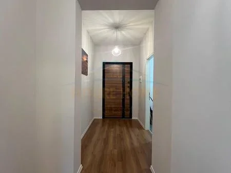 Tirane, shitet apartament 2+1+2+Ballkon Kati 1, 105 m² 195.000 € (Oxhaku)