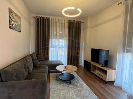 Tirane, shitet apartament 2+1+2+Ballkon Kati 1, 105 m² 195.000 € (Oxhaku)