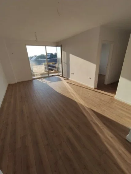 Tirane, jepet me qera apartament 1+1 Kati 4, 63 m² 83.000 € (FRESKU)