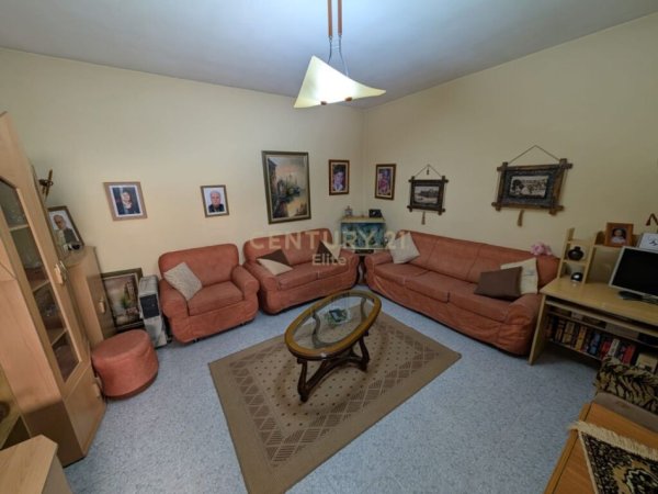 Tirane, shitet shtepi , 60 m² 200.000 € (Shkolla Kuqe)