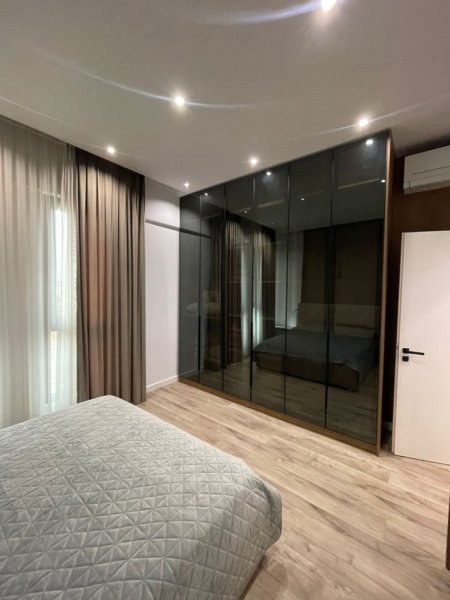 Tirane, jepet me qera apartament 1+1+Aneks+Ballkon Kati 7, 75 m² 850 € (Kompleksi Square 21)