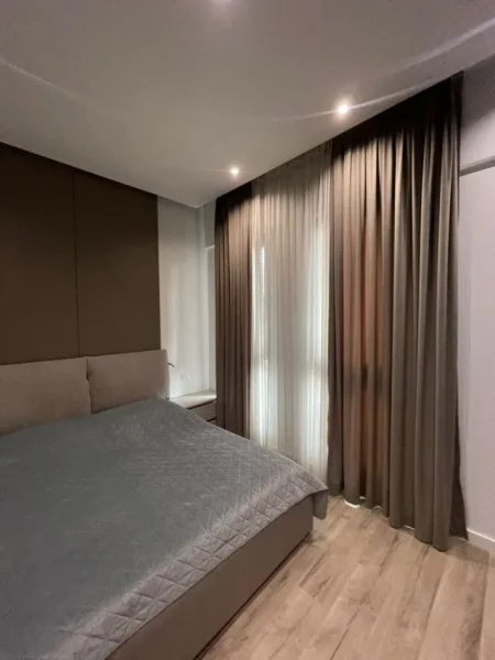 Tirane, jepet me qera apartament 1+1 Kati 8, 75 m² 850 € (square 21)