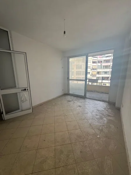 Tirane, shitet apartament 1+1+Ballkon Kati 3, 85 m² 89.000 € (Astir Me Hipoteke Okazion 1050€/m2)