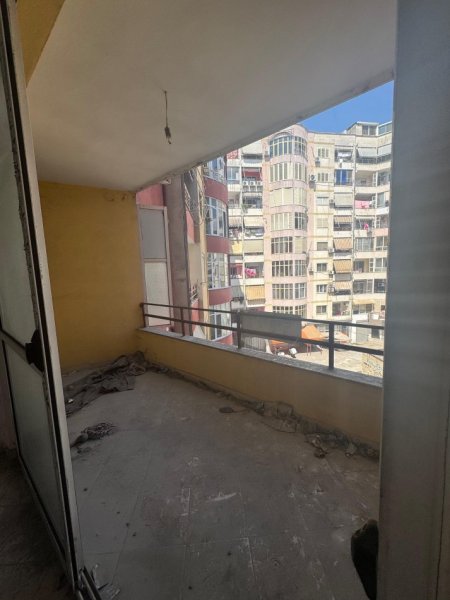 Tirane, shitet apartament 1+1+Ballkon Kati 3, 85 m² 89.000 € (Astir Me Hipoteke Okazion 1050€/m2)