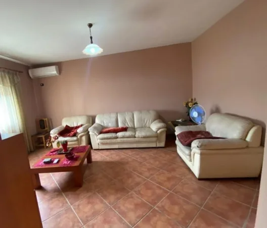 Tirane, jap me qera apartament 2+1+Ballkon Kati 5, 110 m² 600 € (Ali Demi)